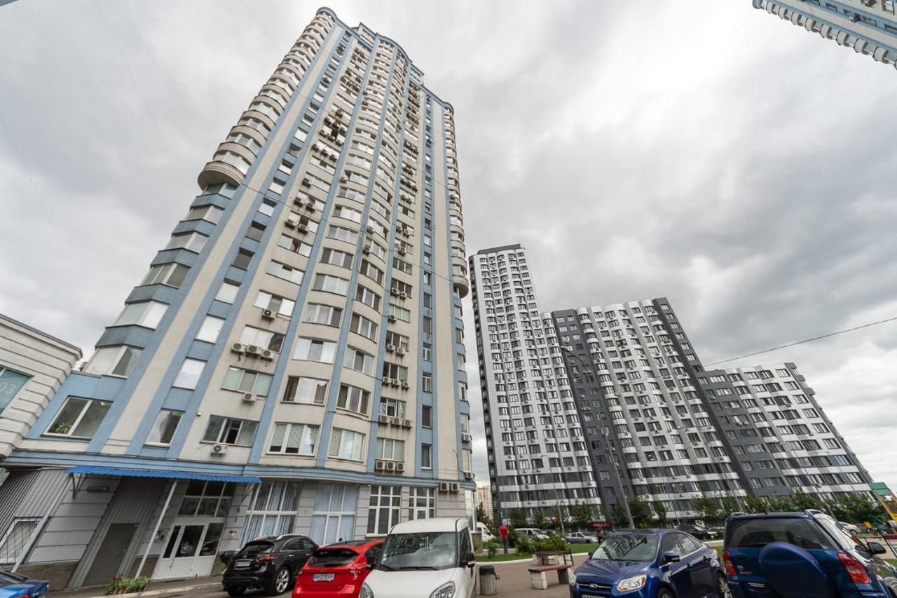 Комфортная Квартира На Метро Осокорки Kiev Extérieur photo