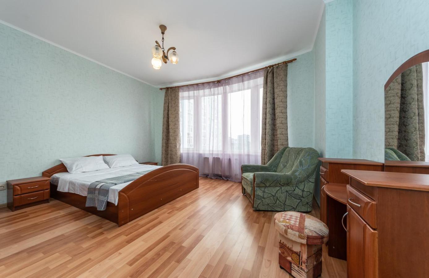 Комфортная Квартира На Метро Осокорки Kiev Extérieur photo