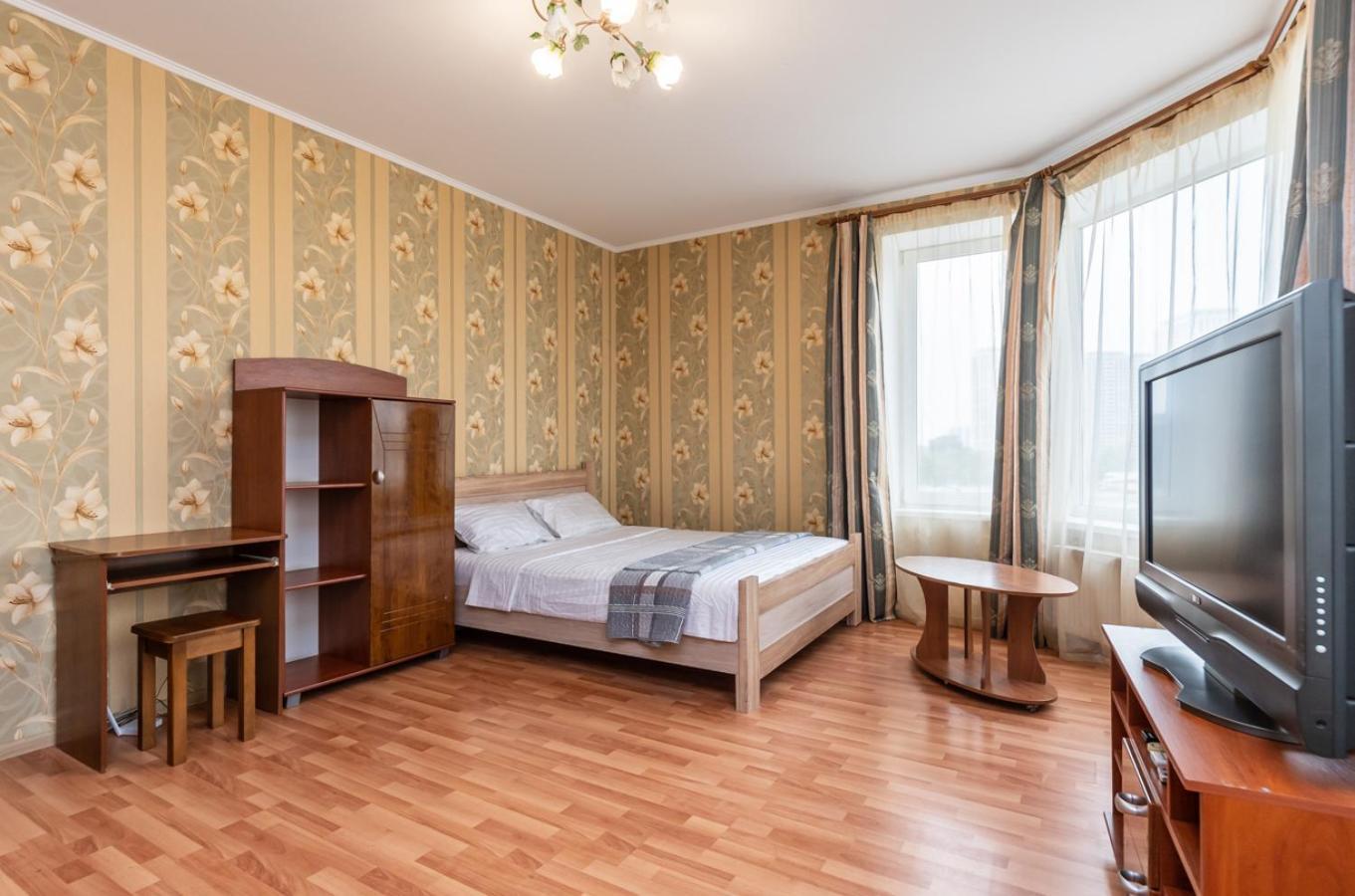 Комфортная Квартира На Метро Осокорки Kiev Extérieur photo